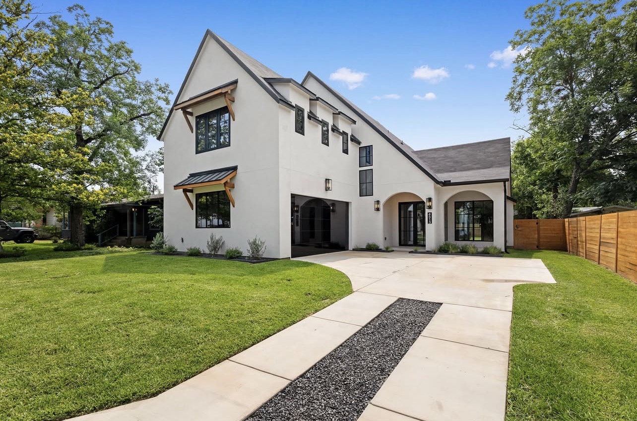 Modern home exterior real estate photograph by JEFF in Austin, Texas